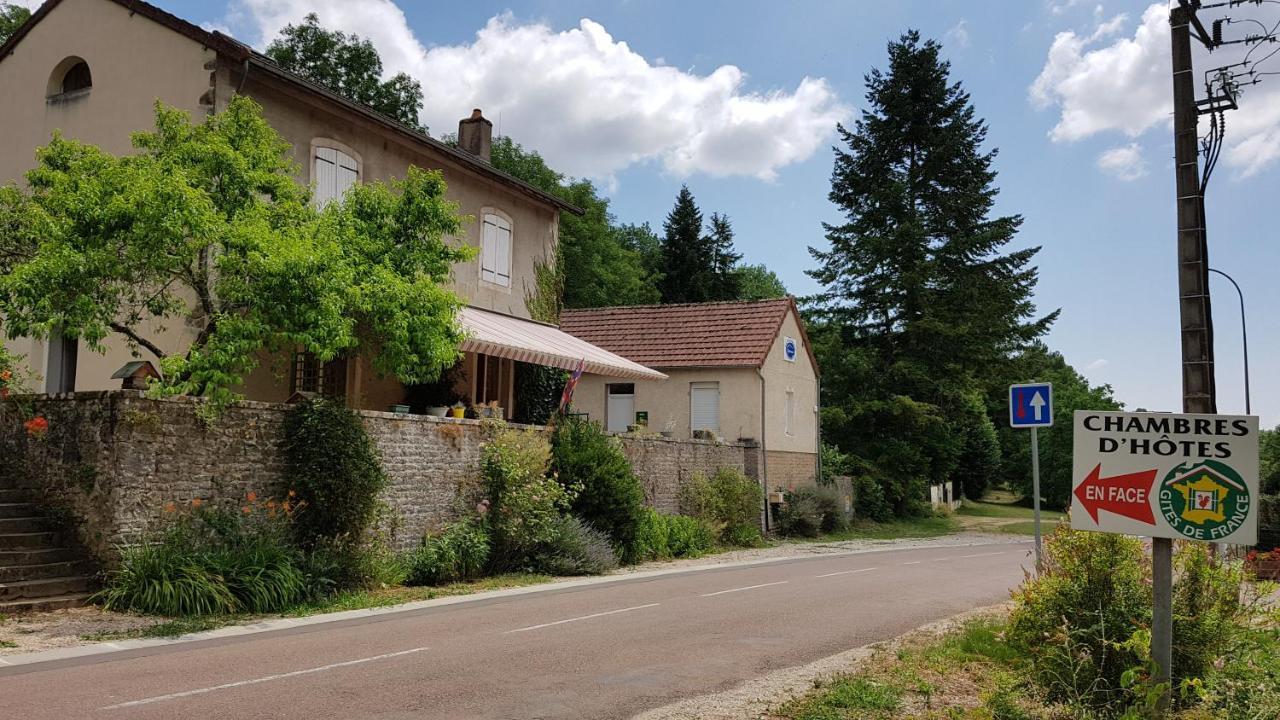 La Providence, Chambres D'Hotes Saint-Sernin-du-Plain Dış mekan fotoğraf